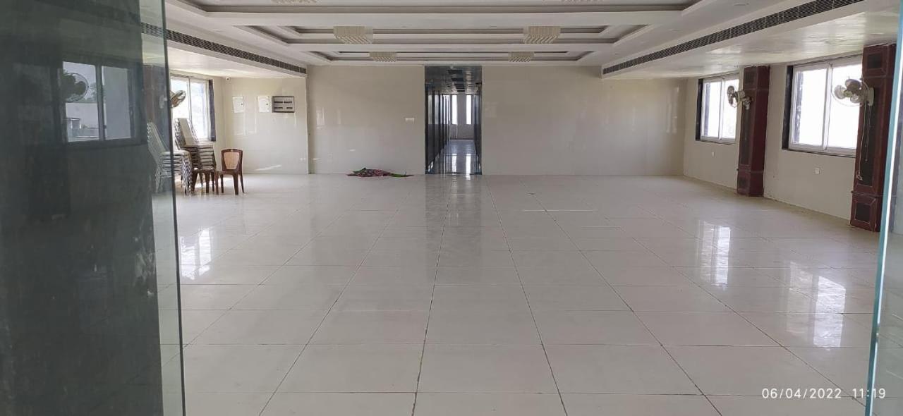 Bhagwan Hotel Gonda 외부 사진